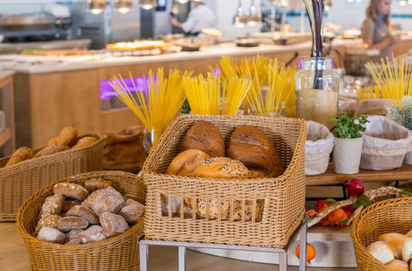 SPLASHWORLD Leonardo Laura Beach & Splash Resort 