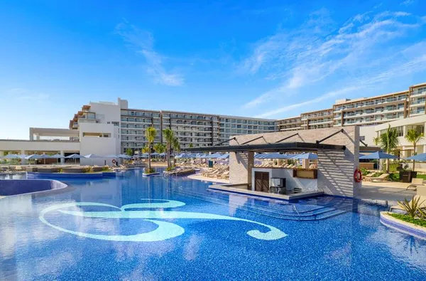 SPLASHWORLD Royalton Splash Riviera Cancun