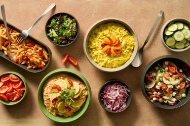 Gezonde maaltijden met pasta kip rijst salades en groenten restaurant Safari Hotel Beekse Bergen