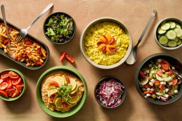 Gezonde maaltijden met pasta kip rijst salades en groenten restaurant Safari Hotel Beekse Bergen