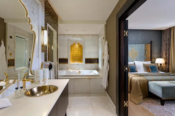 Titanic Mardan Palace 