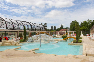 Camping La Croix du Vieux Pont in Berny Rivière (vlak bij Disneyland Parijs) 