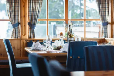 Serfaus-Fiss-Ladis-2022-Zirbenhuette_Fisser-Bergbahnen-GmbH_Manuel-Pale (Groot).jpg