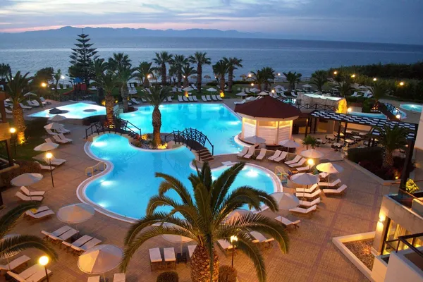 aparthotel-andrea-mare (4).jpg