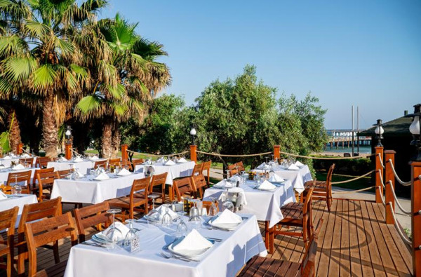 Hotel Blue Waters Club