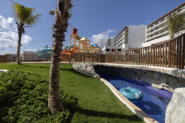 SPLASHWORLD Royalton Splash Riviera Cancun