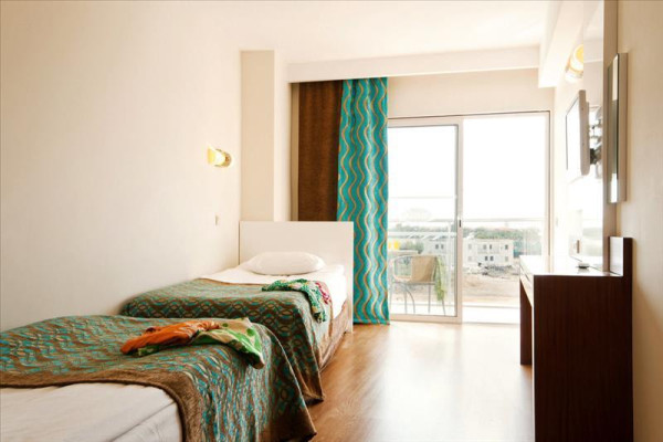 Sea World Resort & Spa