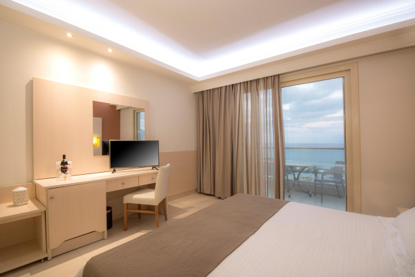 grand-blue-beach (2).jpg