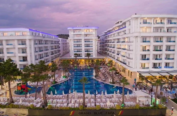 Grand Blue Fafa Resort 