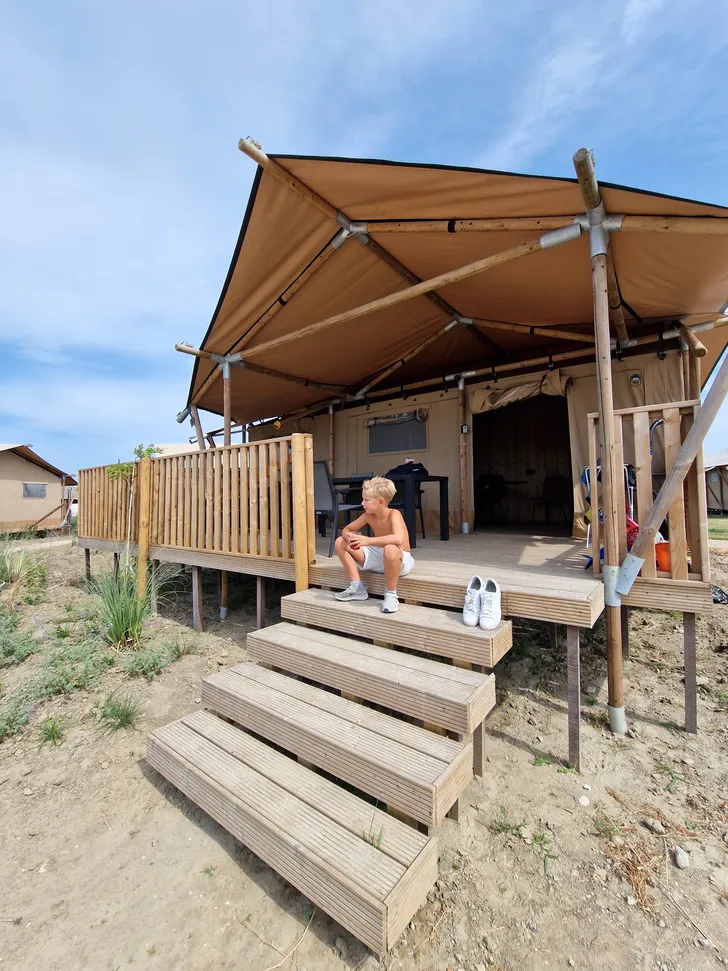 Kampeerplaatsen, accommodaties & hotelsuites