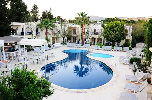 Paloma Oceana Resort