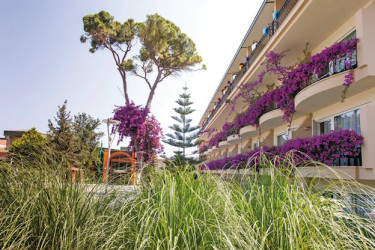 Maritim Pine Beach Resort