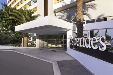 kindvriendelijk-hotel-esperides-beach-4-in-faliraki-griekenland (12).jpg