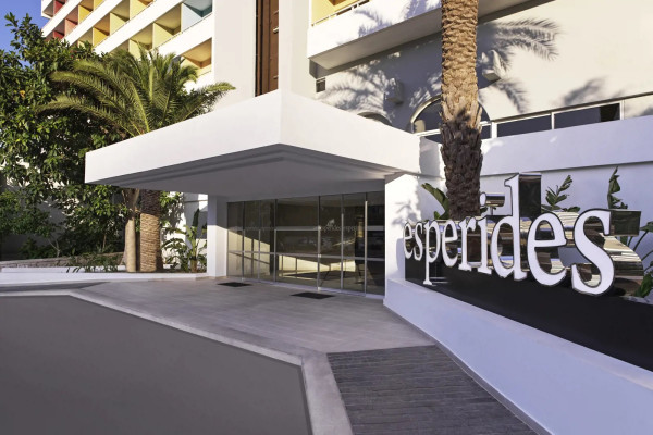 kindvriendelijk-hotel-esperides-beach-4-in-faliraki-griekenland (12).jpg