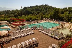 hu Norcenni Girasole village