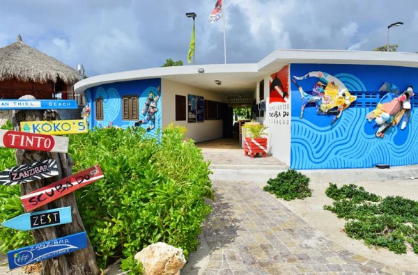 TIME TO SMILE Chogogo Curacao 