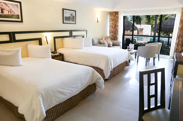 Sandos Playacar Beach Resort & Spa