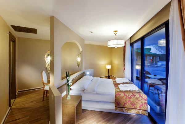 Granada Luxury Okurcalar