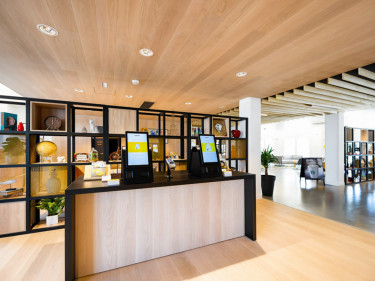 Staycity Aparthotel & Villa Park