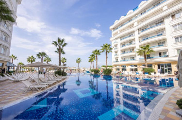 Grand Blue Fafa Resort 