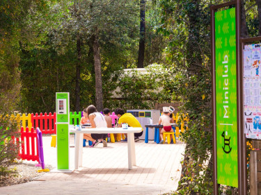 hu Montescudaio village