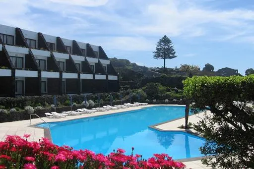 Hotel Caloura Resort