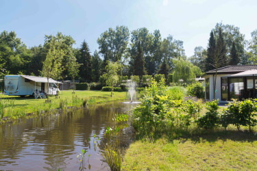 Recreatiepark_de_Wielerbaan_Woning_Kamperen - kopie.jpg