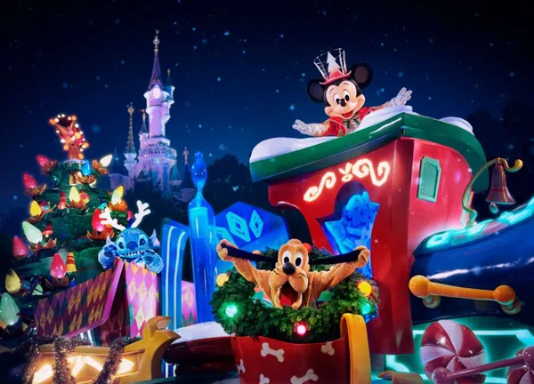 Mickey's Dazzling Christmas Parade!