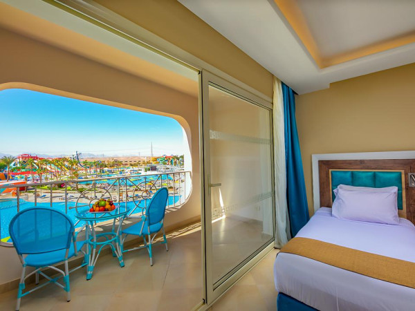 Titanic Aqua Park Resort