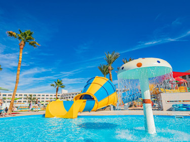 Titanic Aqua Park Resort