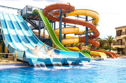 Spectaculaire waterglijbanen racebanen Albir Garden Resort Aquapark Costa Blanca Spanje