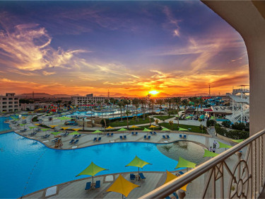 Titanic Aqua Park Resort