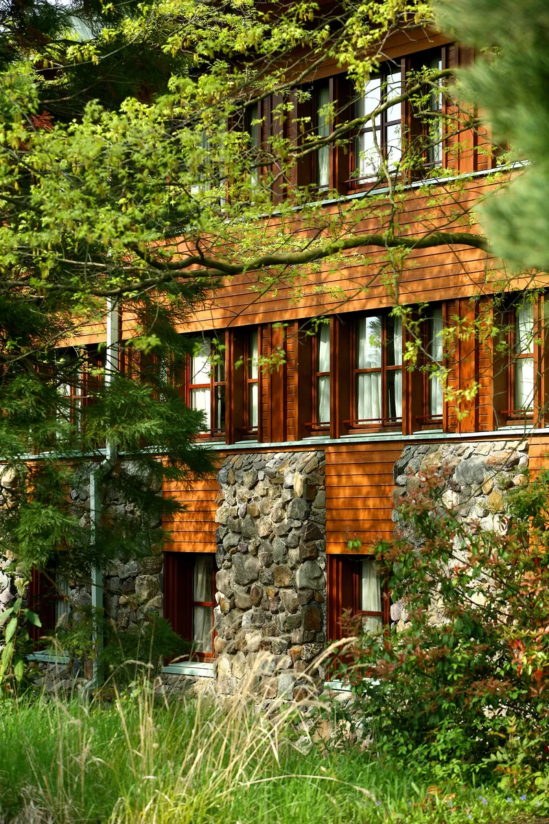 Disney's Sequoia Lodge