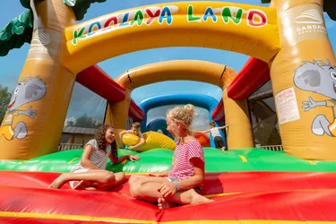 Springkussen Koolaya Land op camping La Nublière