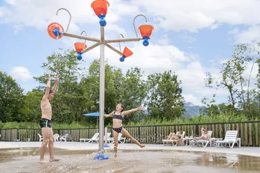 Zwembad aquasplash waterbak