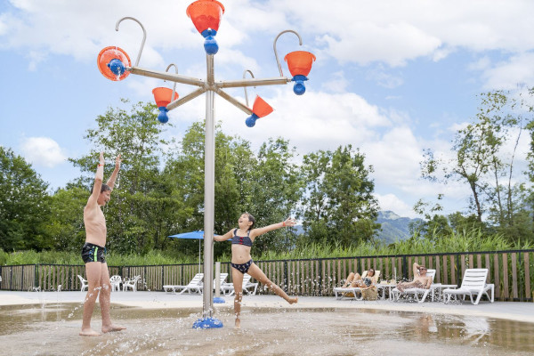 Zwembad aquasplash waterbak