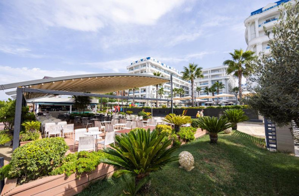 Grand Blue Fafa Resort 