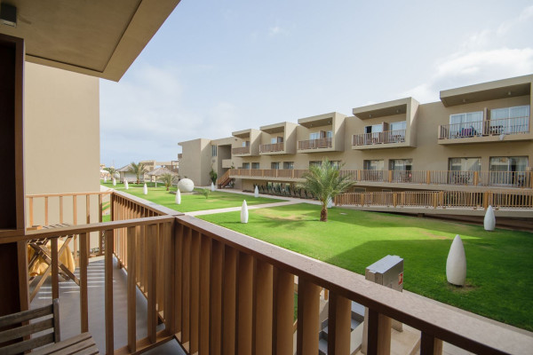 Hotel Oasis Salinas Sea