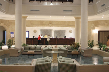 Hotel Royal Tulip Beach Resort