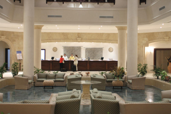 Hotel Royal Tulip Beach Resort