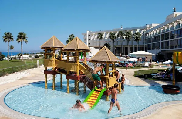 SPLASHWORLD Leonardo Laura Beach & Splash Resort 