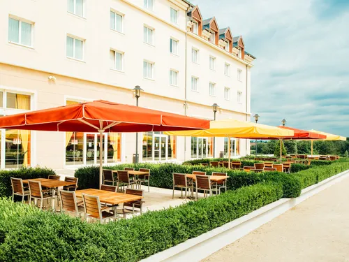 Grand Magic Hotel